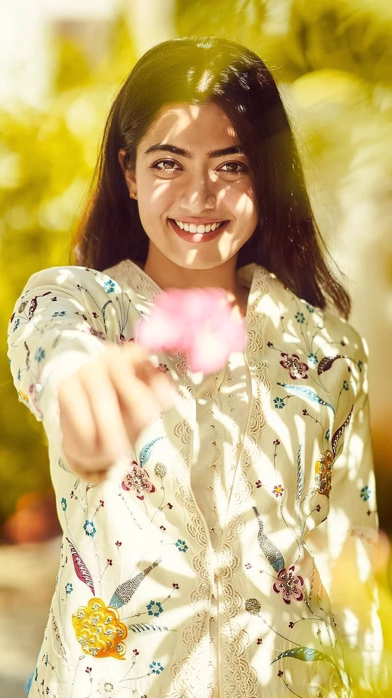 HD-wallpaper-rashmika-mandanna-live-flower-in-hand-rashmika-mandanna