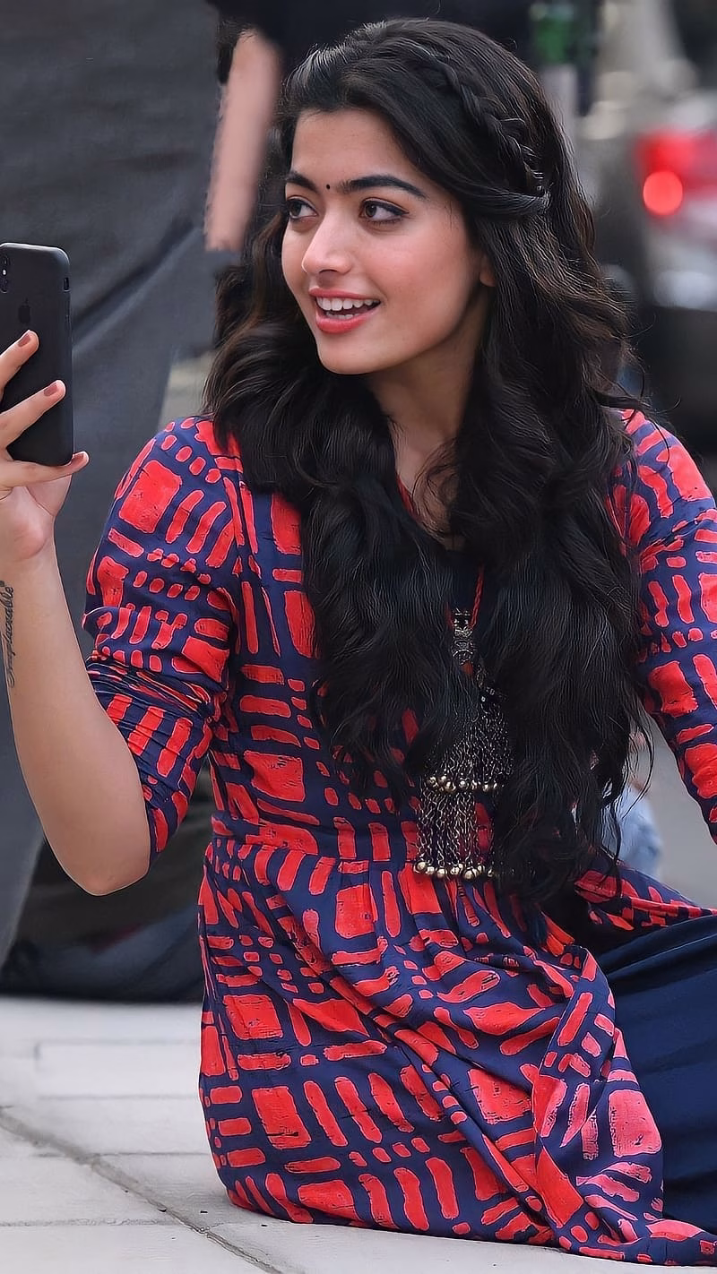 HD-wallpaper-rashmika-mandanna-rashmika-click-rashmika-mandanna-rashmika-telugu-actress-heroin
