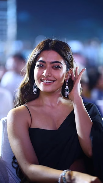 HD-wallpaper-rashmika-mandanna-saree-beauty-thumbnail