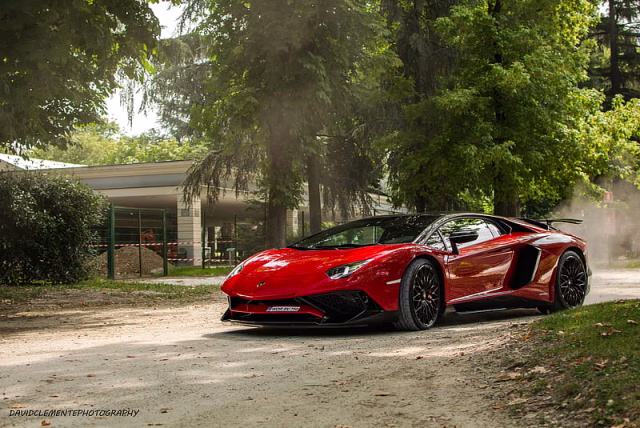 HD-wallpaper-red-hot-lamborghini-lamborghini-cars-red