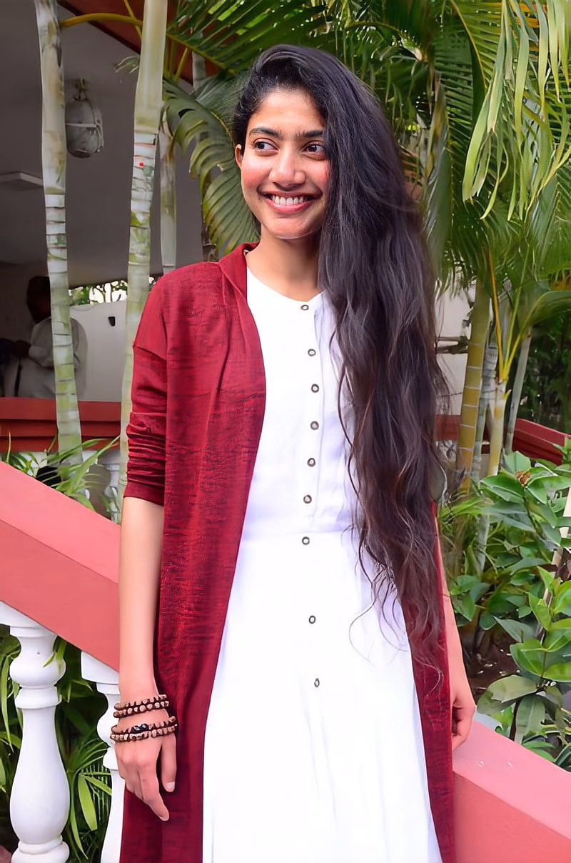HD-wallpaper-sai-pallavi-actress-angel-malayalam-pallavi-saipallavi-telugu-1