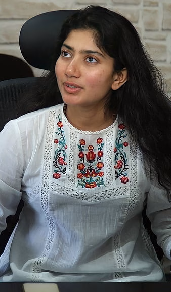 HD-wallpaper-sai-pallavi-hair-love-story-thumbnail-1