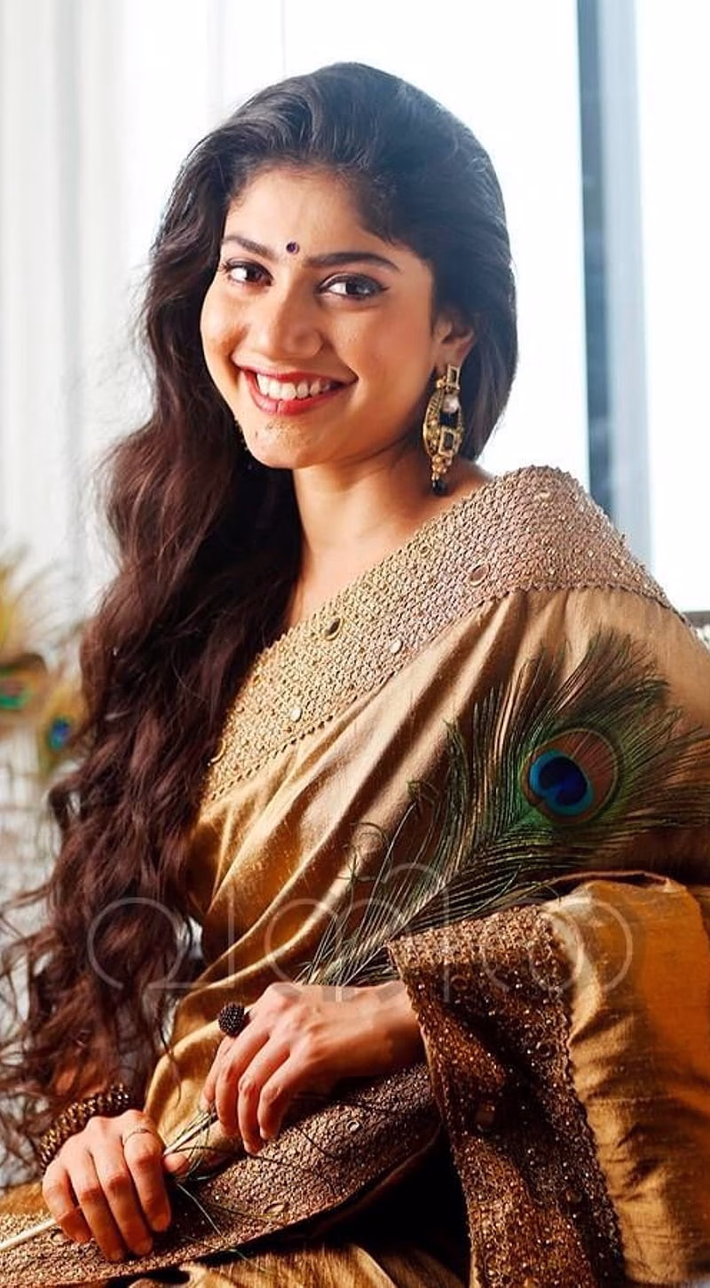 HD-wallpaper-sai-pallavi-in-interview-vanitha