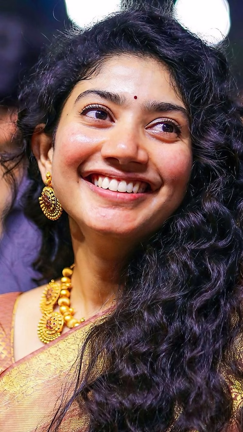 HD-wallpaper-sai-pallavi-portrait-actress-sai-pallavi-smile