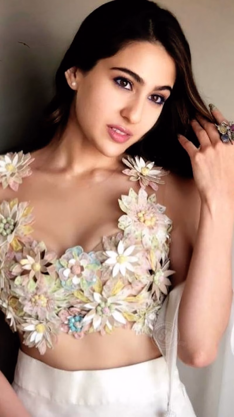 HD-wallpaper-sara-ali-khan-2