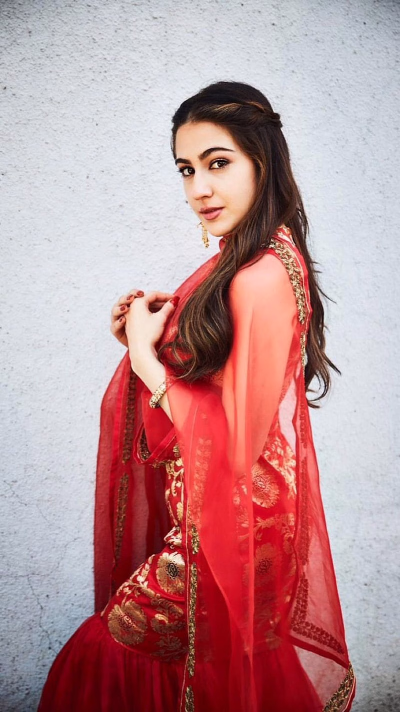 HD-wallpaper-sara-ali-khan-sara-ali-khan-bollywood-actress-10