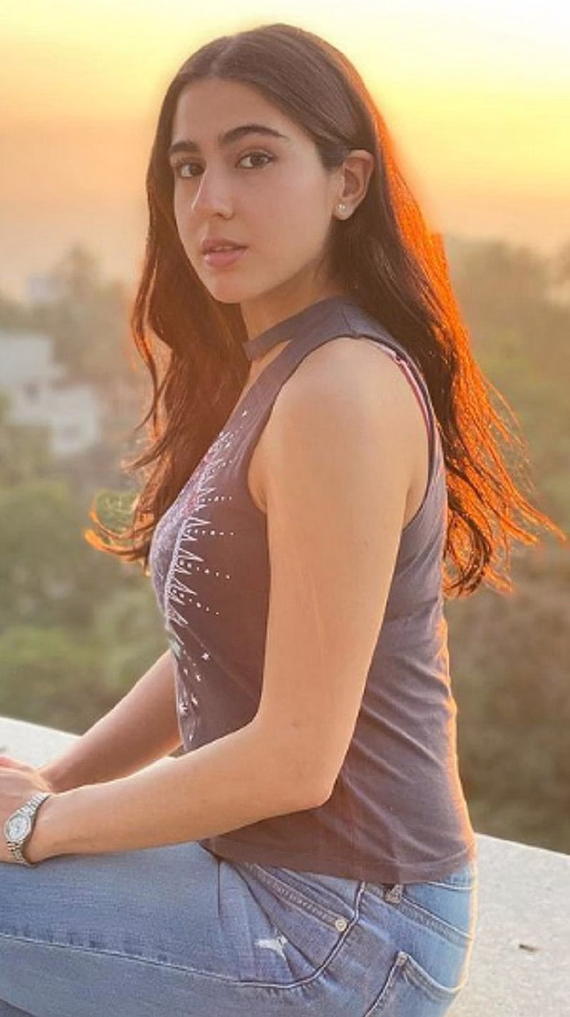 HD-wallpaper-sara-ali-khan-sara-ali-khan-bollywood-news-1