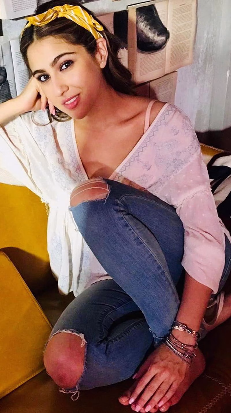 HD-wallpaper-sara-ali-khan-sara-ali-khan-bollywood