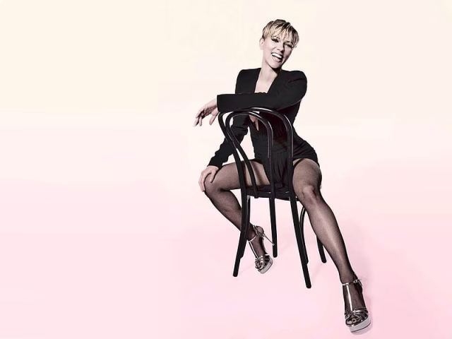 HD-wallpaper-scarlett-johansson-legs-scarlett-beautiful-smile-heels-moodel-stockings-actress-2017-johansson