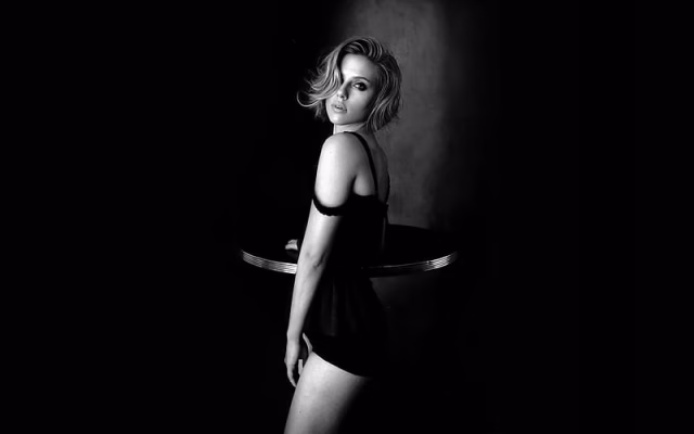 HD-wallpaper-scarlett-johansson-monochrome-scarlett-johansson-celebrities-girls-monochrome-black-and-white