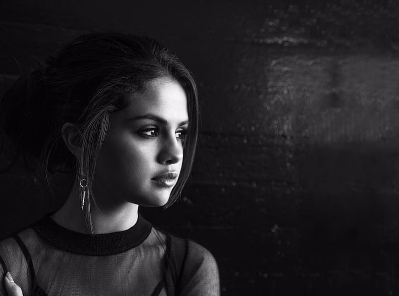 HD-wallpaper-selena-gomez-monochrome-selena-gomez-music-celebrities-girls-monochrome-black-and-white