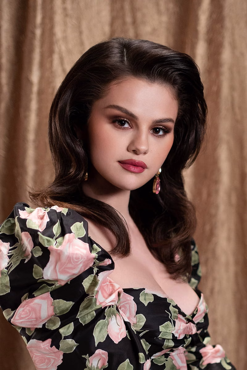 HD-wallpaper-selena-gomez-selfish-love