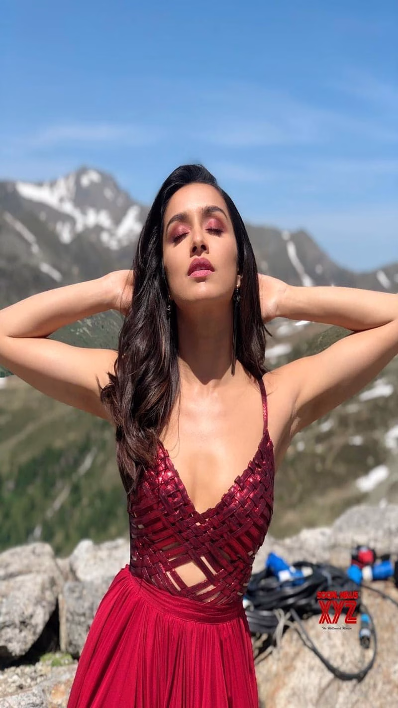 HD-wallpaper-shraddha-kapoor-23