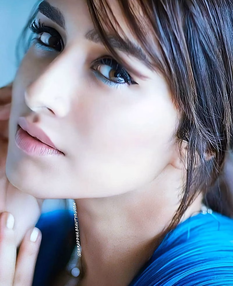 HD-wallpaper-shraddha-kapoor-beautiful-bollywood-26
