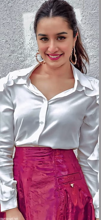 HD-wallpaper-shraddha-kapoor-beautiful-bollywood-thumbnail-3