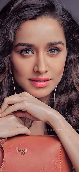 HD-wallpaper-shraddha-kapoor-beautiful-bollywood-thumbnail-9