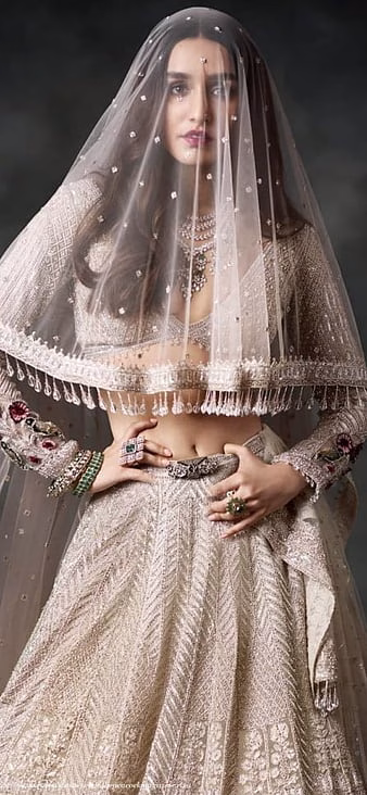 HD-wallpaper-shraddha-kapoor-bollywood-actress-kapoor-shraddha-thumbnail-2