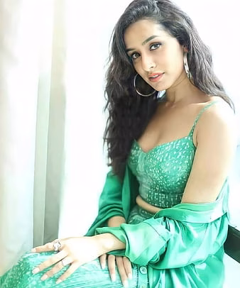 HD-wallpaper-shraddha-kapoor-bollywood-thumbnail-8