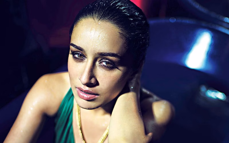 HD-wallpaper-shraddha-kapoor-indian-actress-bollywood-fashion-model-indian-singer-beautiful-eyes-brunette-indian-women