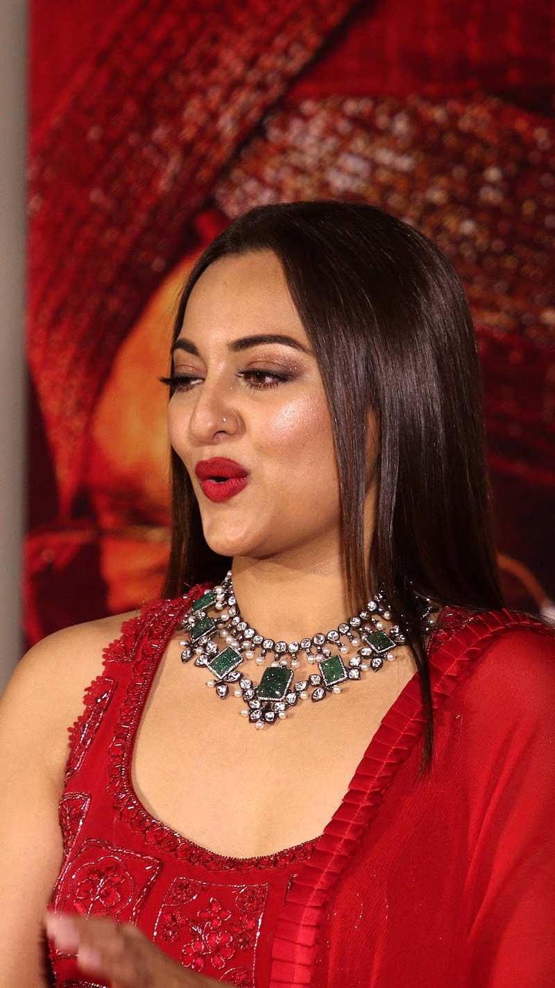 HD-wallpaper-sonakshi-sinha-actress-bollywood-1