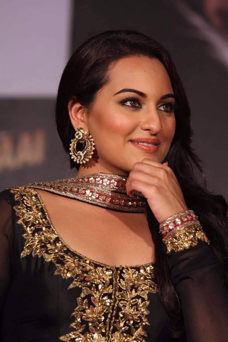 HD-wallpaper-sonakshi-sinha-actress-bollywood-7