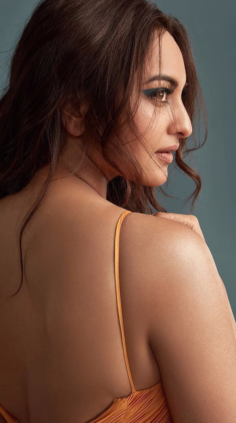 HD-wallpaper-sonakshi-sinha-bollywood