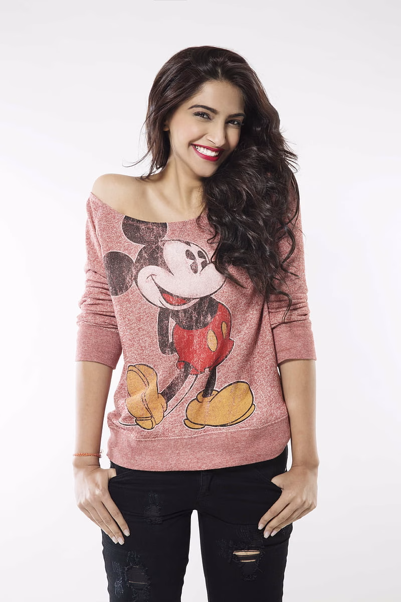 HD-wallpaper-sonam-kapoor-2019