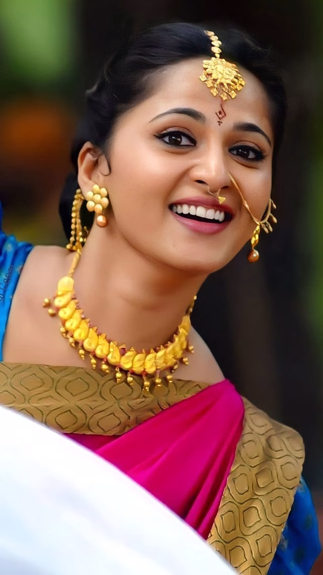 HD-wallpaper-south-indian-heroine-anushka-shetty-baahubali
