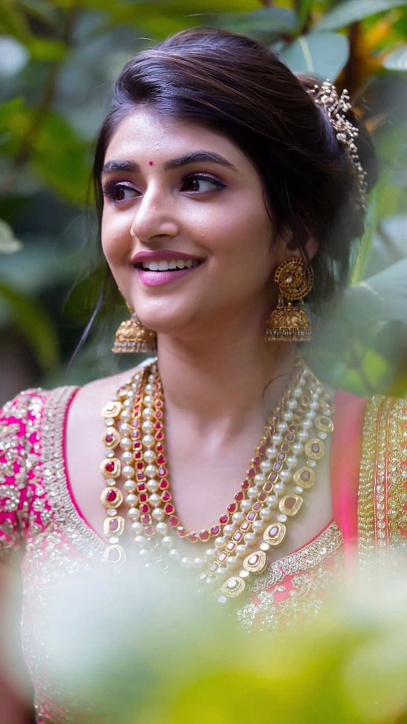 HD-wallpaper-sreeleela-model-kannda-actress-1