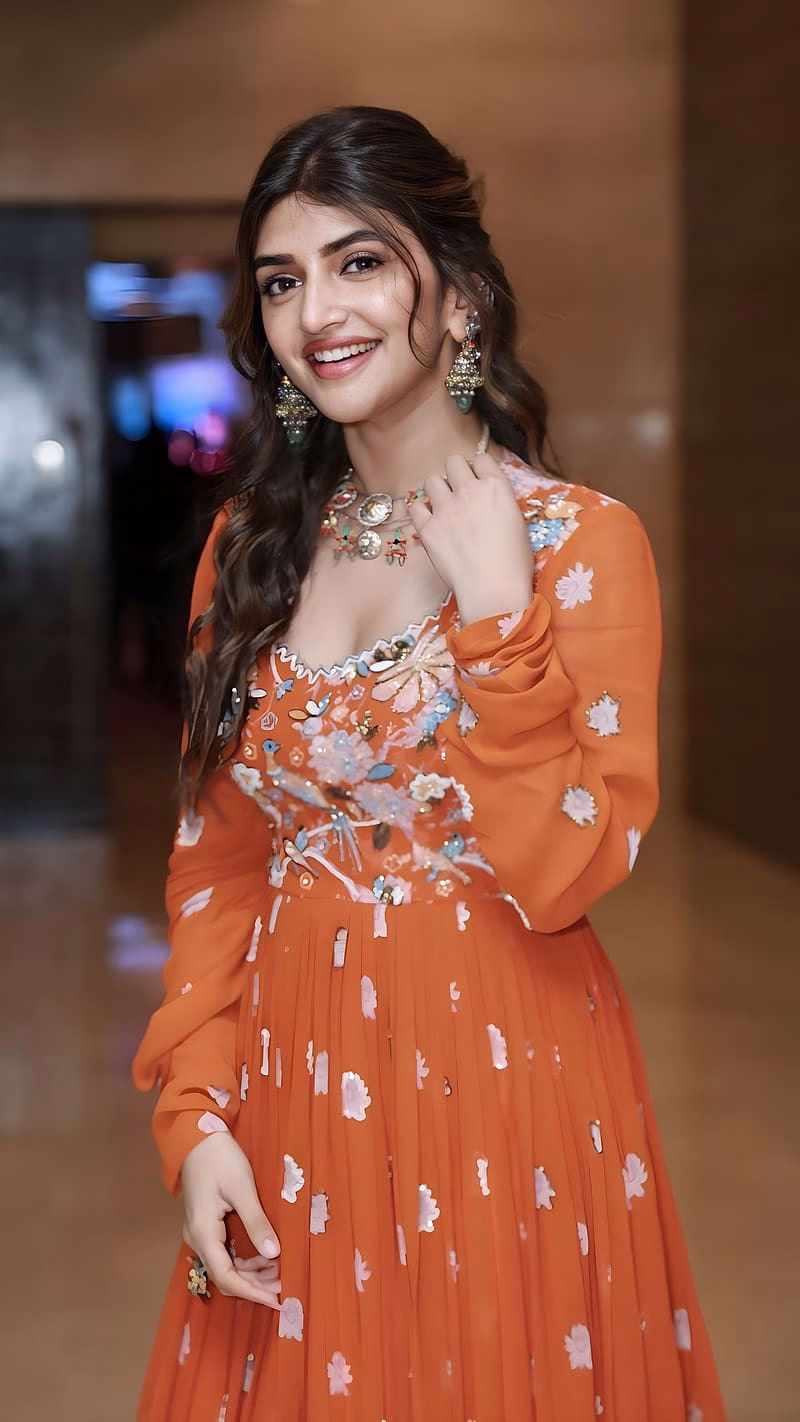 HD-wallpaper-sreeleela-telugu-actress-1