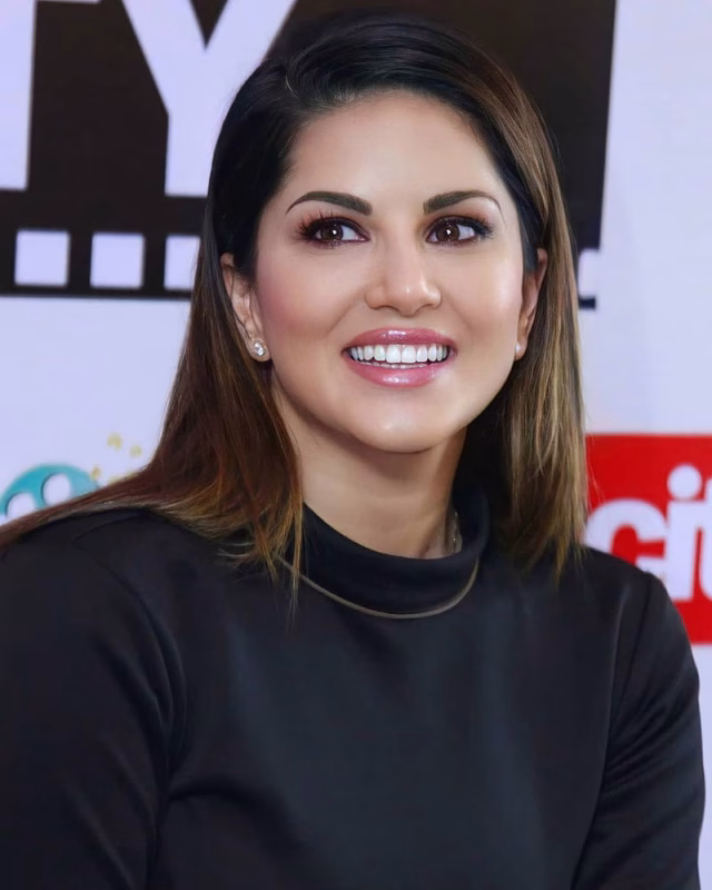 HD-wallpaper-sunny-leone-actress-beautiful-beautiful-actress-bollywood-cute-girl-pretty-smile