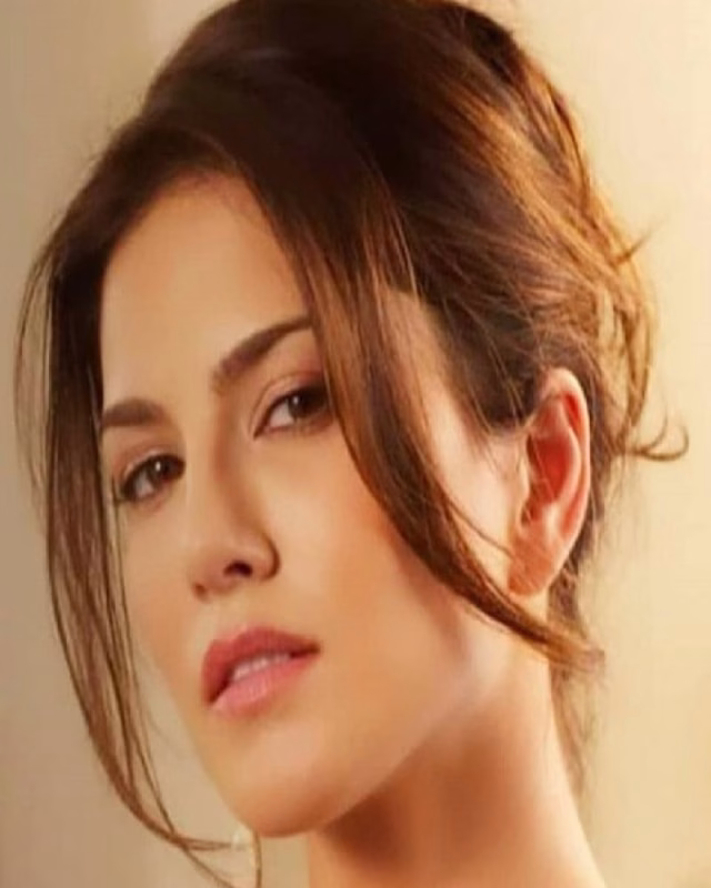 HD-wallpaper-sunny-leone-bollywood-3