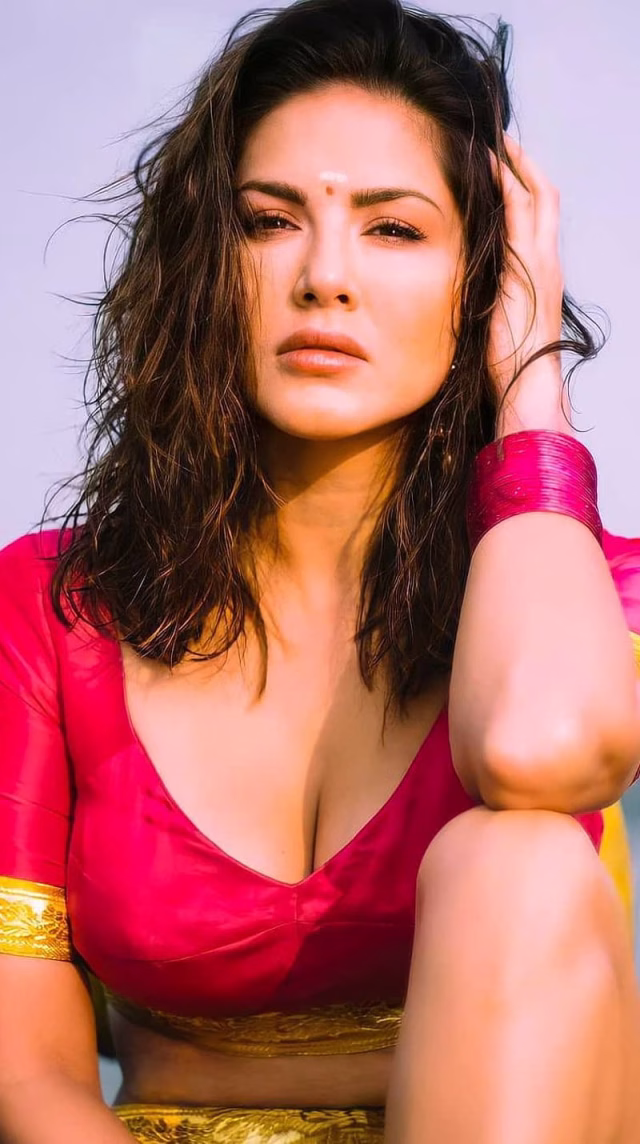 HD-wallpaper-sunny-leone-kerala-style-bollywood-actress