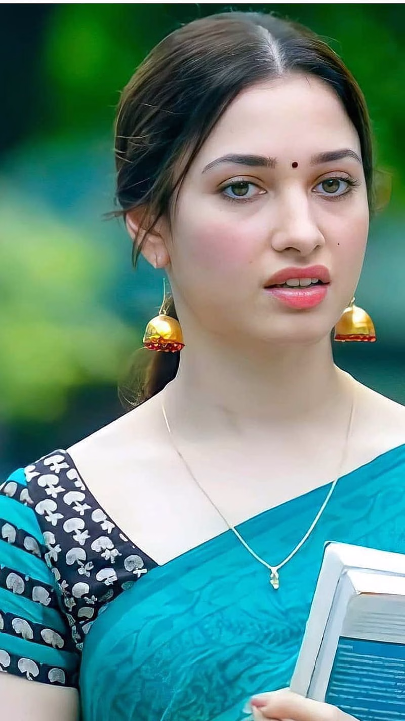 HD-wallpaper-tamanna-bhatia-saree-addiction-milky-beauty