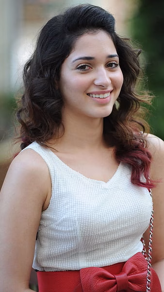 HD-wallpaper-tamanna-cute-new-thumbnail