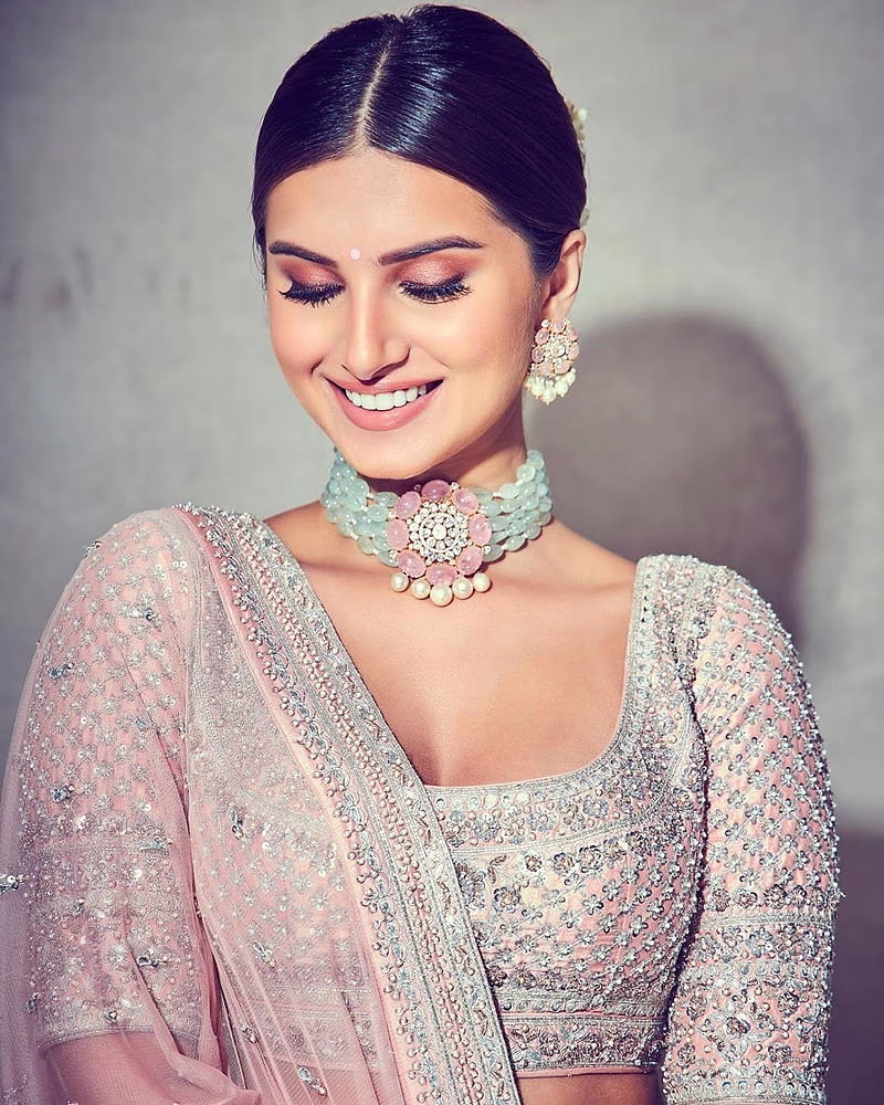 HD-wallpaper-tara-sutaria-actress-beautiful-bollywood-indian-beauty-traditional-1