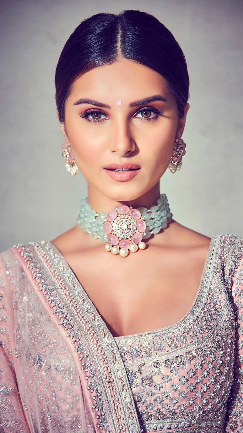 HD-wallpaper-tara-sutaria-actress-bollywood-traditional