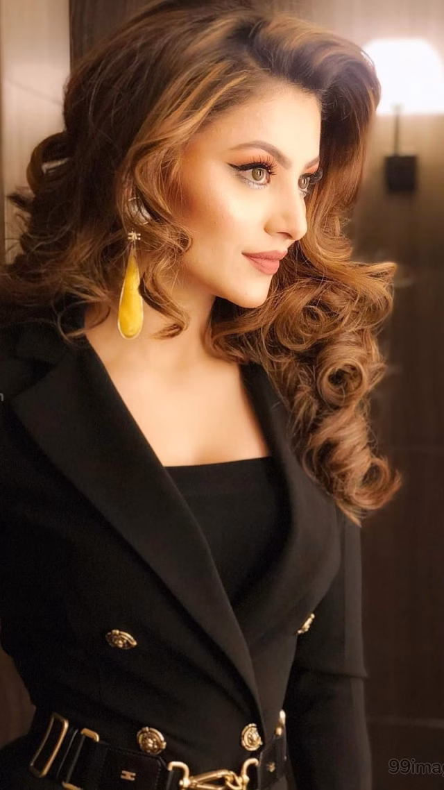 HD-wallpaper-urvashi-rautela-hot-in-black-diva-celebrity-bollywood-indian-actress-beautiful-urvashi-rautela