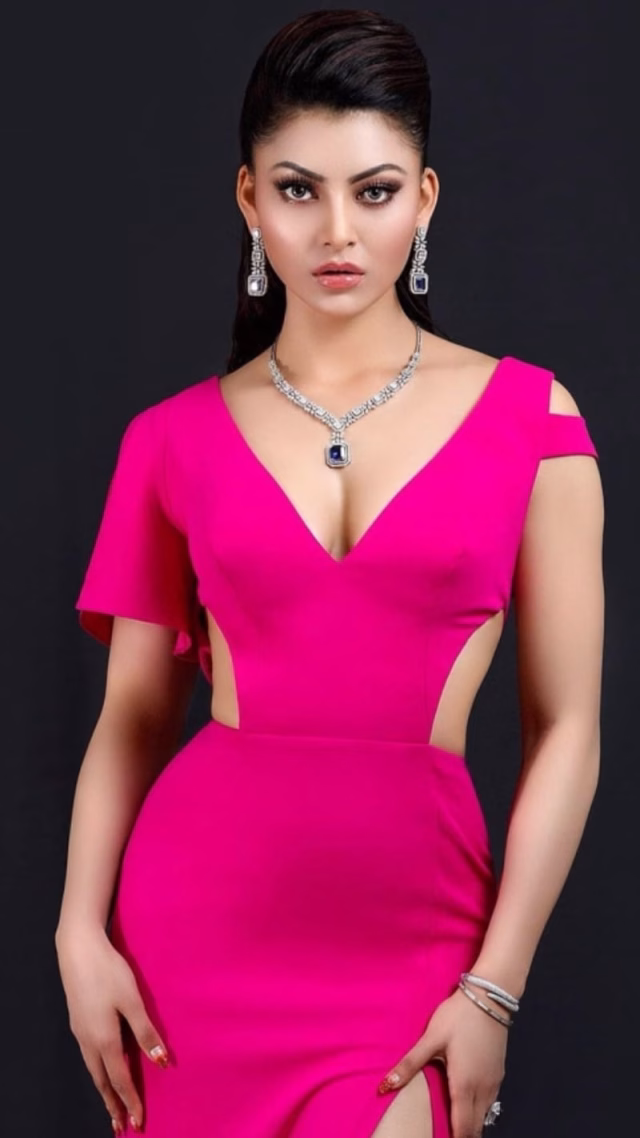 HD-wallpaper-urvashi-rautela-in-pink-pink-diva-celebrity-bollywood-indian-actress-beautiful-hot-urvashi-rautela