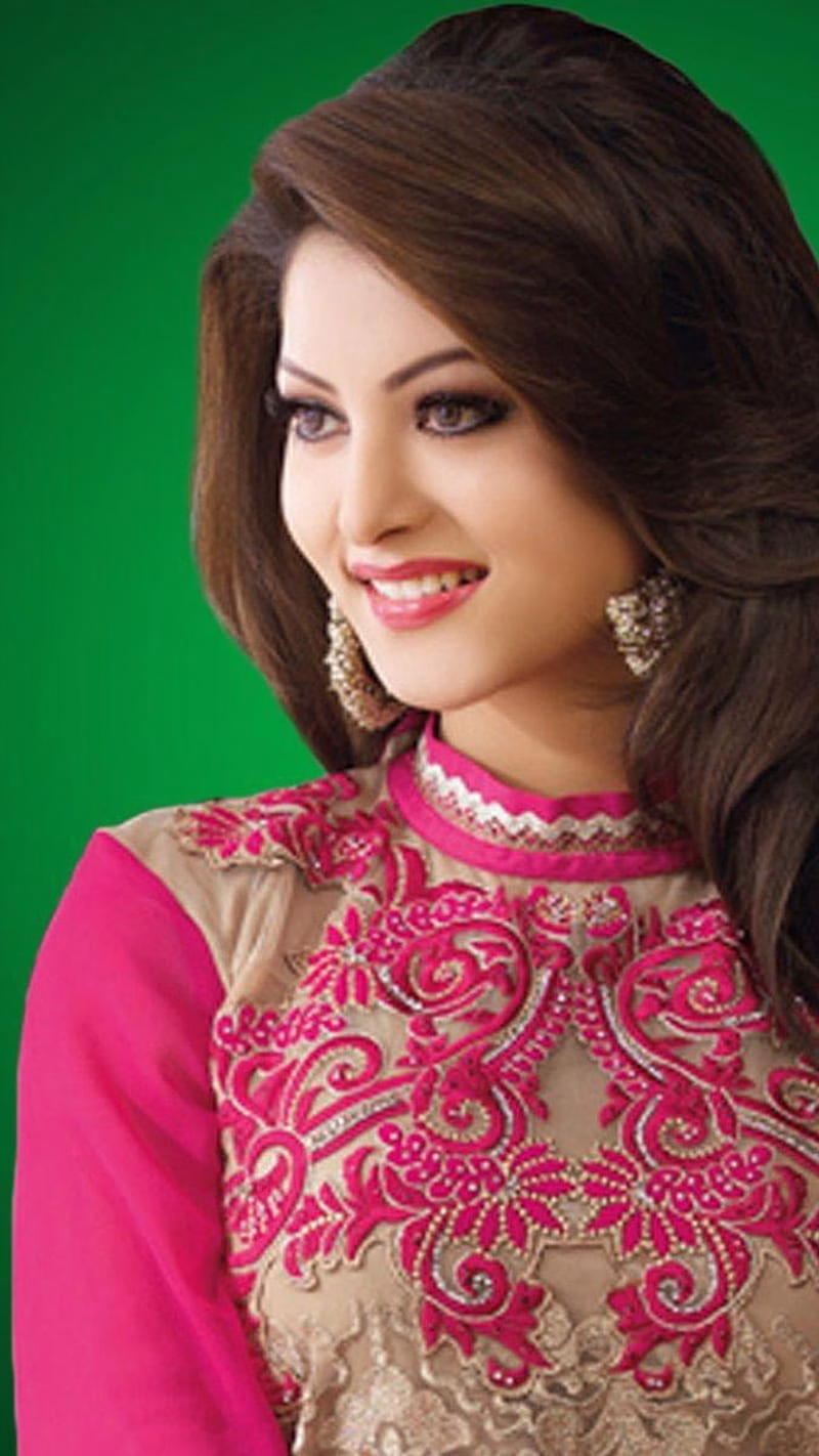 HD-wallpaper-urvashi-rautela-in-salwar-suit-celebrity-bollywood-indian-actress-beautiful-hot-urvashi-rautela-punjabi-salwar-suit-indian-wear