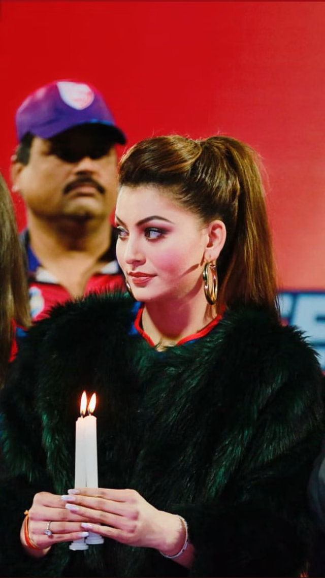 HD-wallpaper-urvashi-rautela-urvashi-uravshirautela-rautela