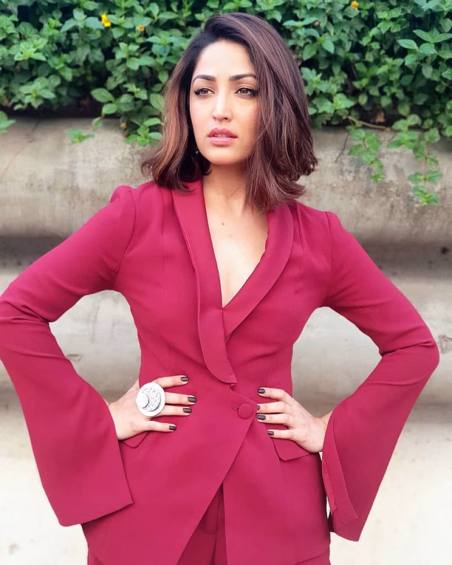 HD-wallpaper-yami-gautam-actress-beautiful-bollywood-indian-beauty-18