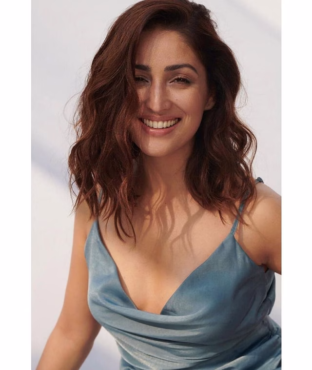 HD-wallpaper-yami-gautam-actress-beautiful-bollywood-indian-beauty-4