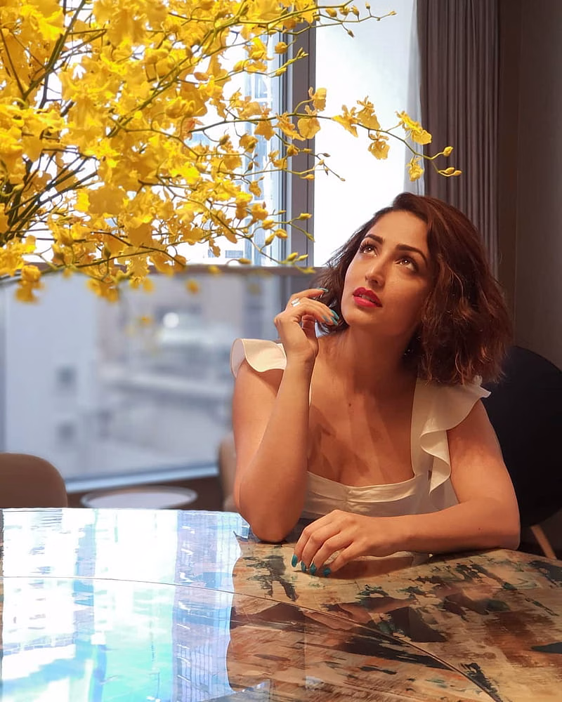HD-wallpaper-yami-gautam-actress-beautiful-bollywood-indian-beauty-milky-beauty-3