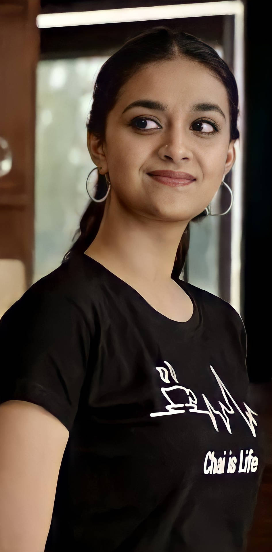 keerthi-suresh-black-shirt-szzkr7vxpdacowpp