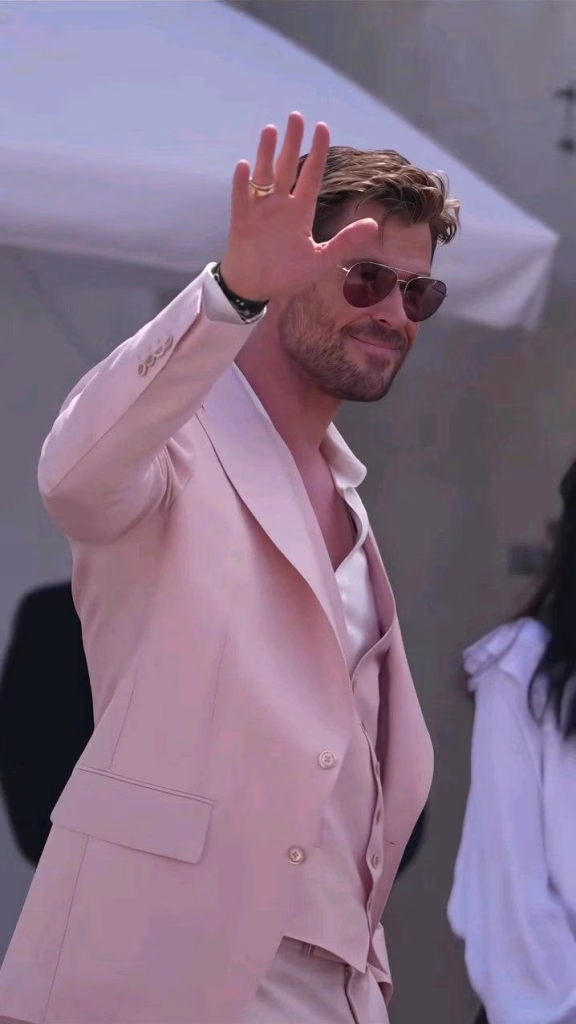 Chris Hemsworth