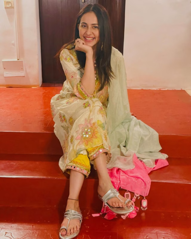 1036109458016548061_1