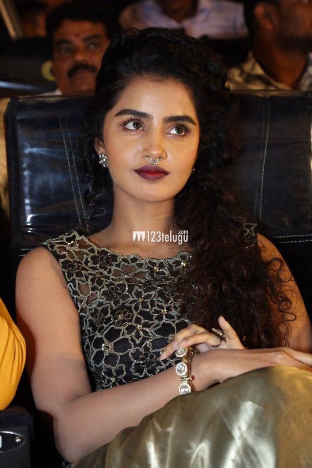 1036109458016596407_1