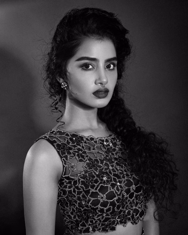 1036109458021196854_1