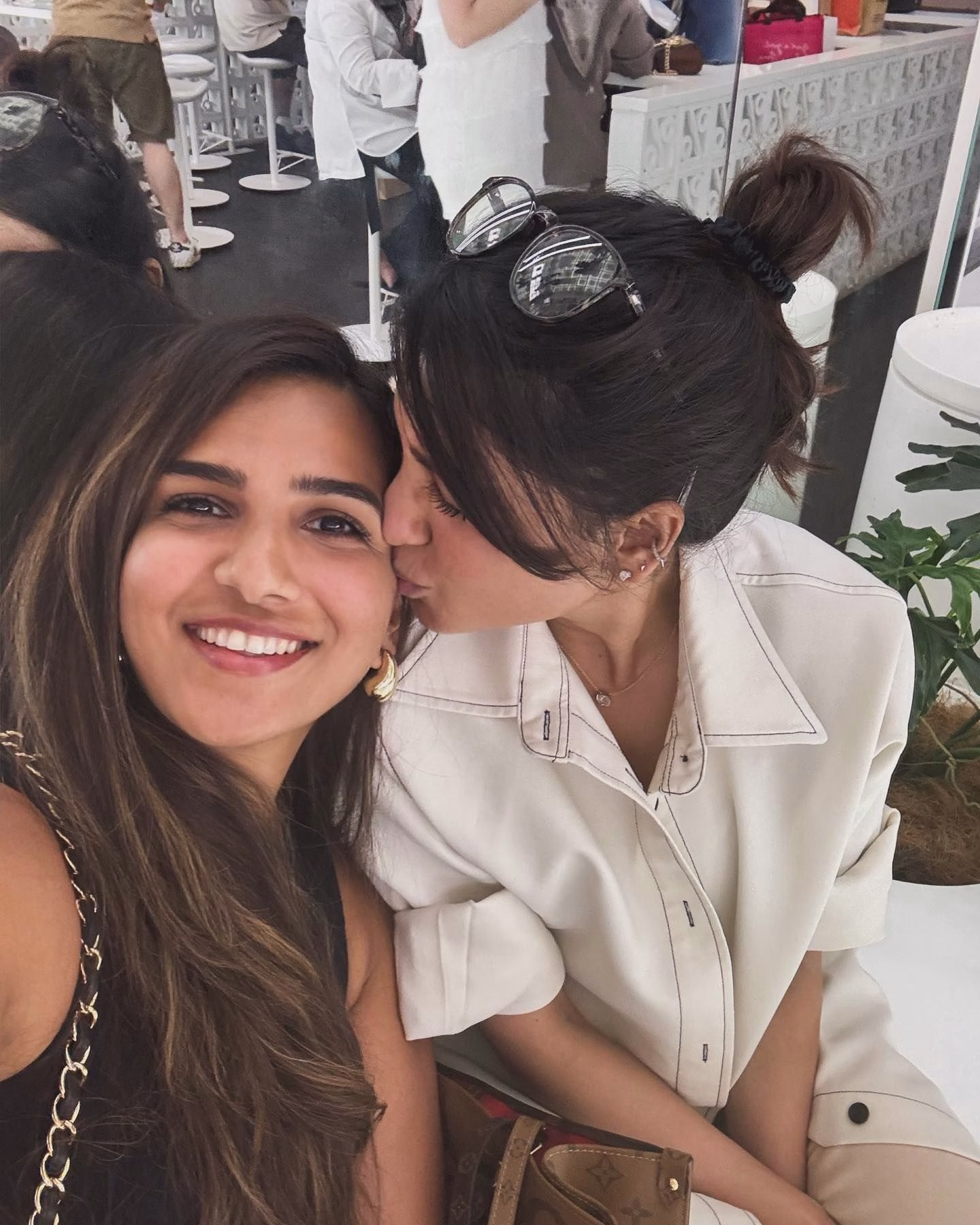 1036109458022749796_1